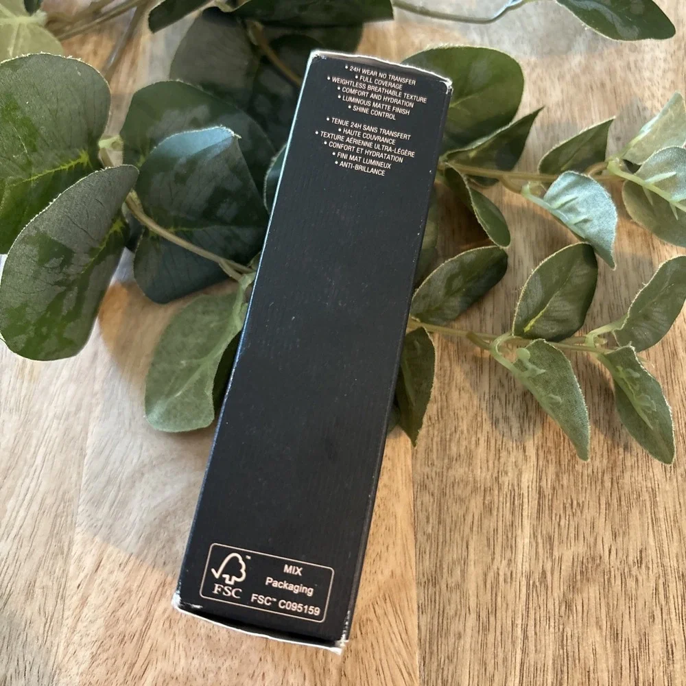 Gucci Eternite De Beaute 24H Wear Breathable Foundation 1oz Luminous Matte 320W